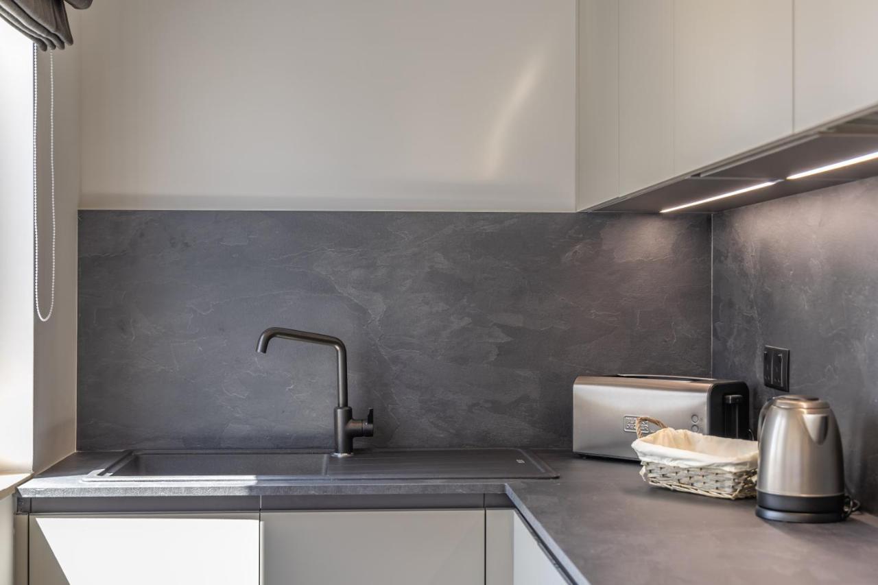 Heated Luxury Poolside Retreat In St Julian S * Pembroke
