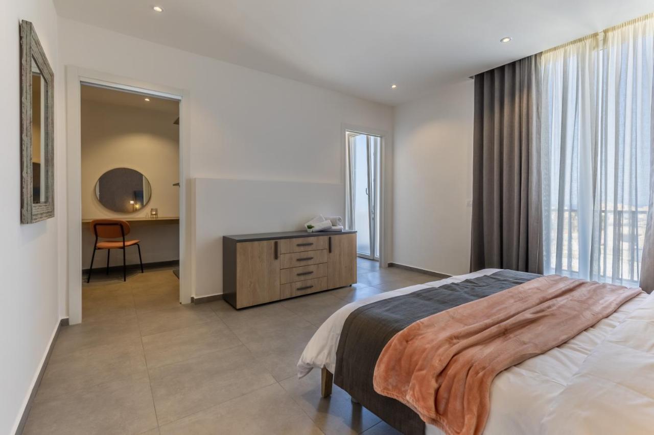 Heated Luxury Poolside Retreat In St Julian S Appartement *
